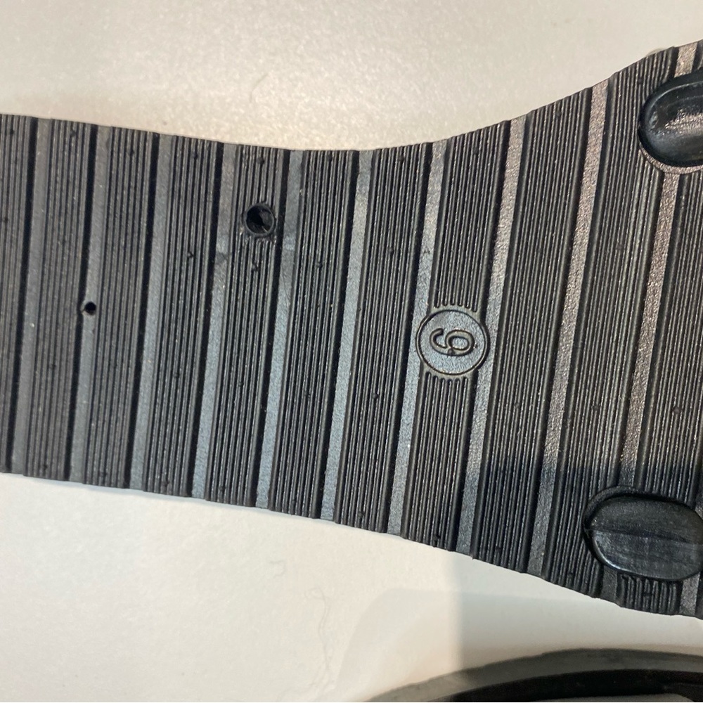 Ardene sandals - Picture 2 of 2